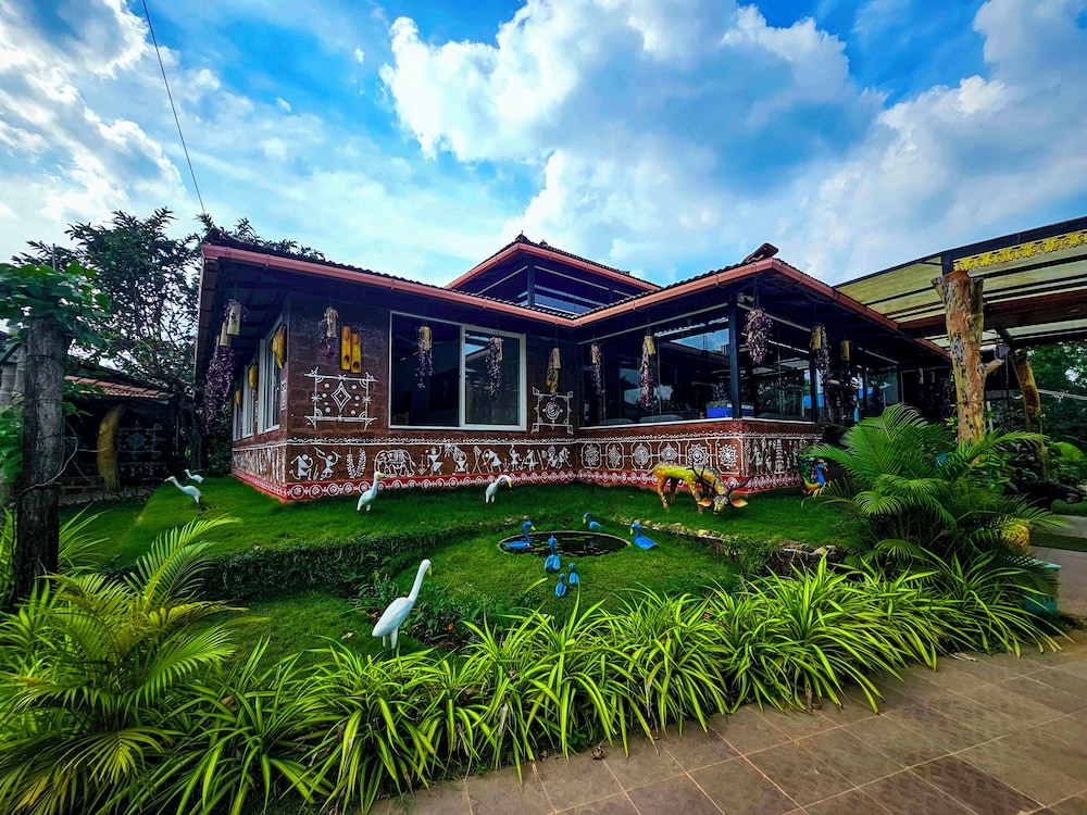 IBBANI JUNGLE RESORT