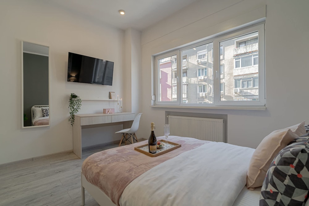 4BR Sanctuary - Near Cismigiu Park Universitatii