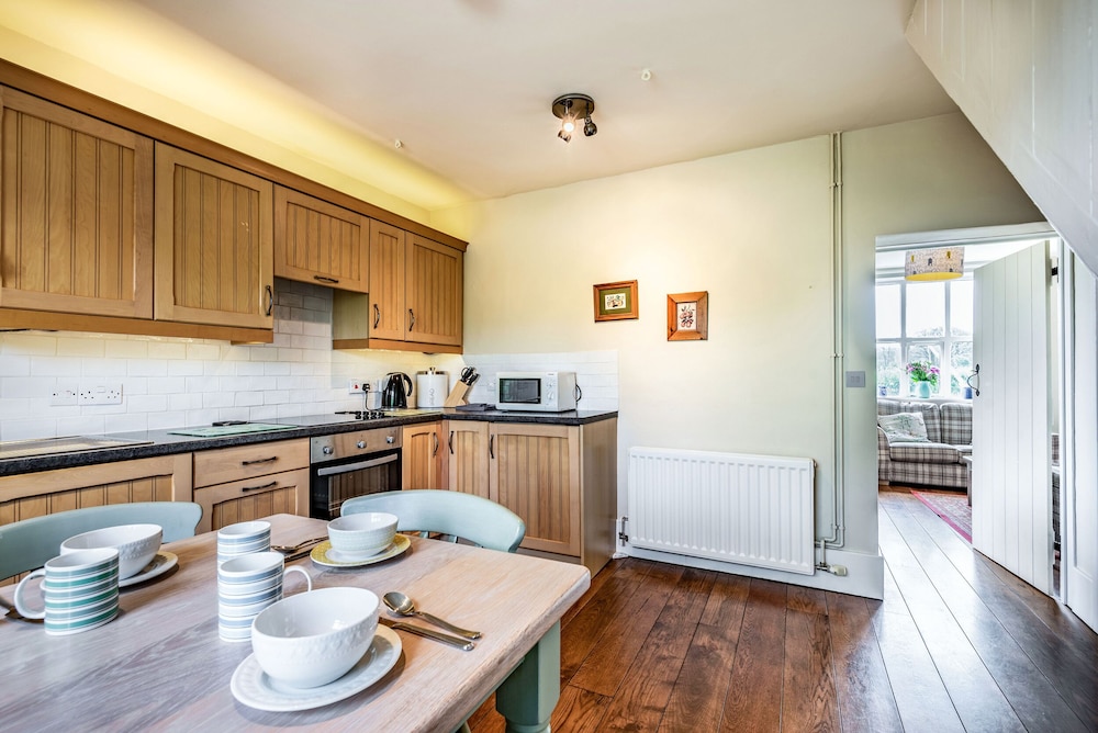 2 Siluria Cottage