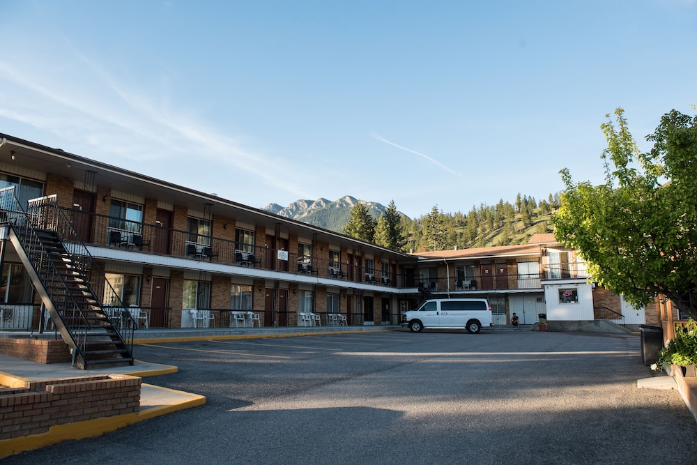 Radium Park Lodge