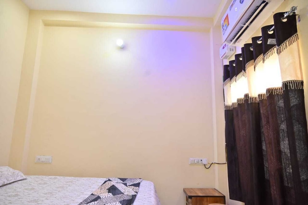 New Kashi Paying Guest House By GRB