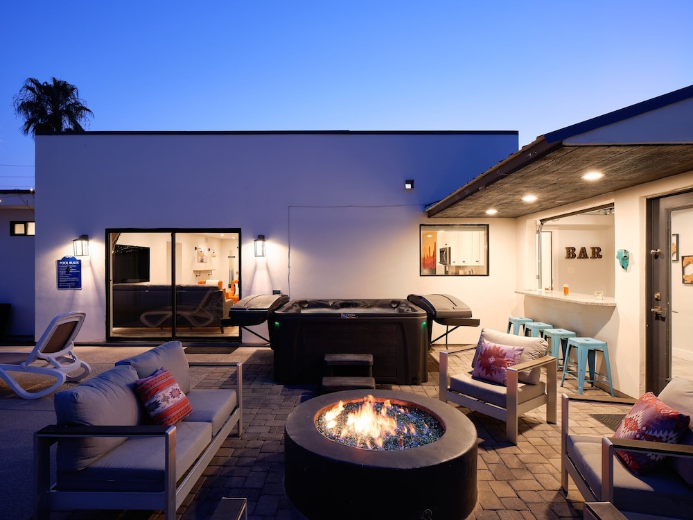 Sunset - Private Pool & Spa - Walk to Old Town
