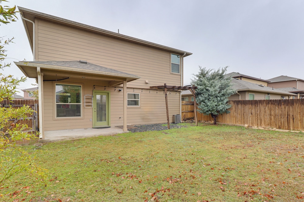 17 Mi to Dtwn Austin! Family Escape w/ Pool Access