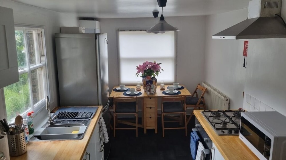 Lovely Large London Apartment, Near Stratford