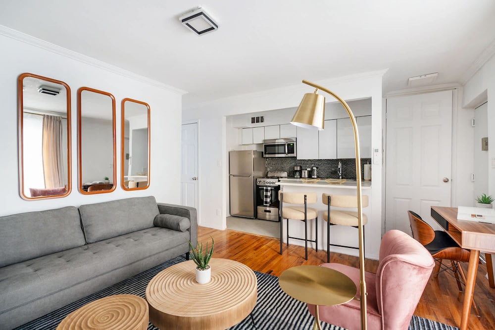 26-1c Gramercy Large 1BR WD