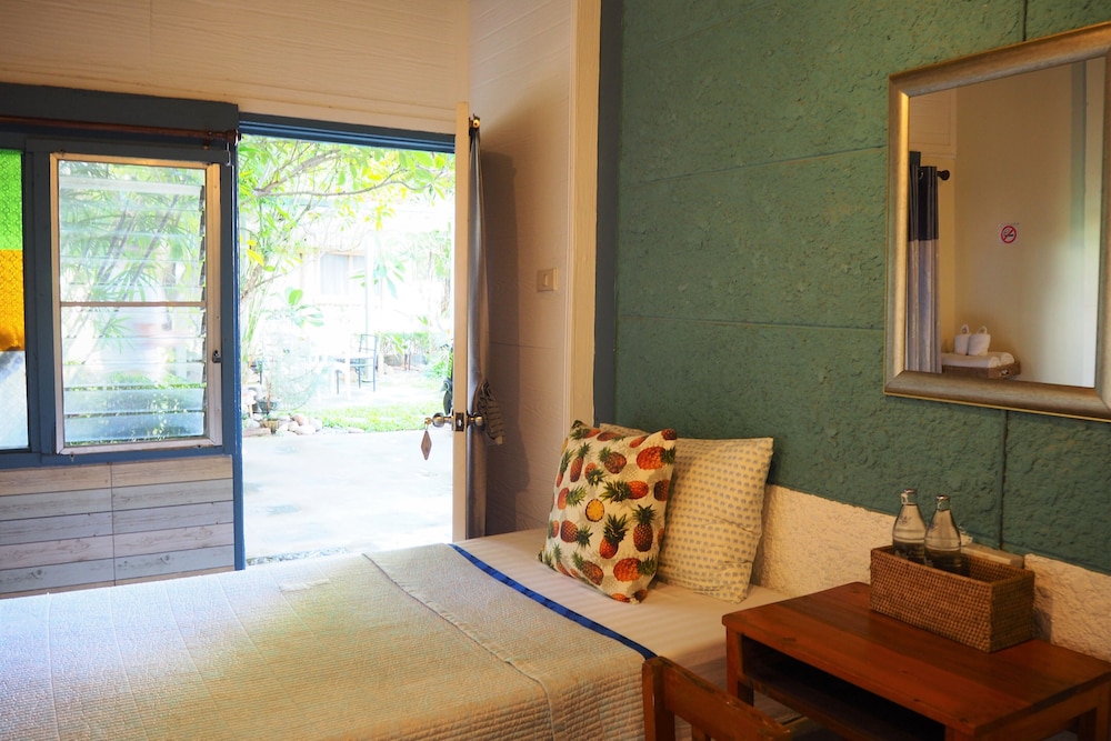 Stay With Me Guesthouse
