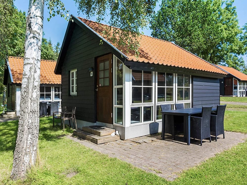 6 Person Holiday Park Home in Hesselager