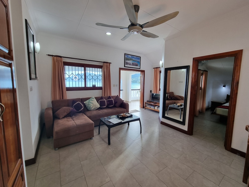 The Drake Seaside Apartment