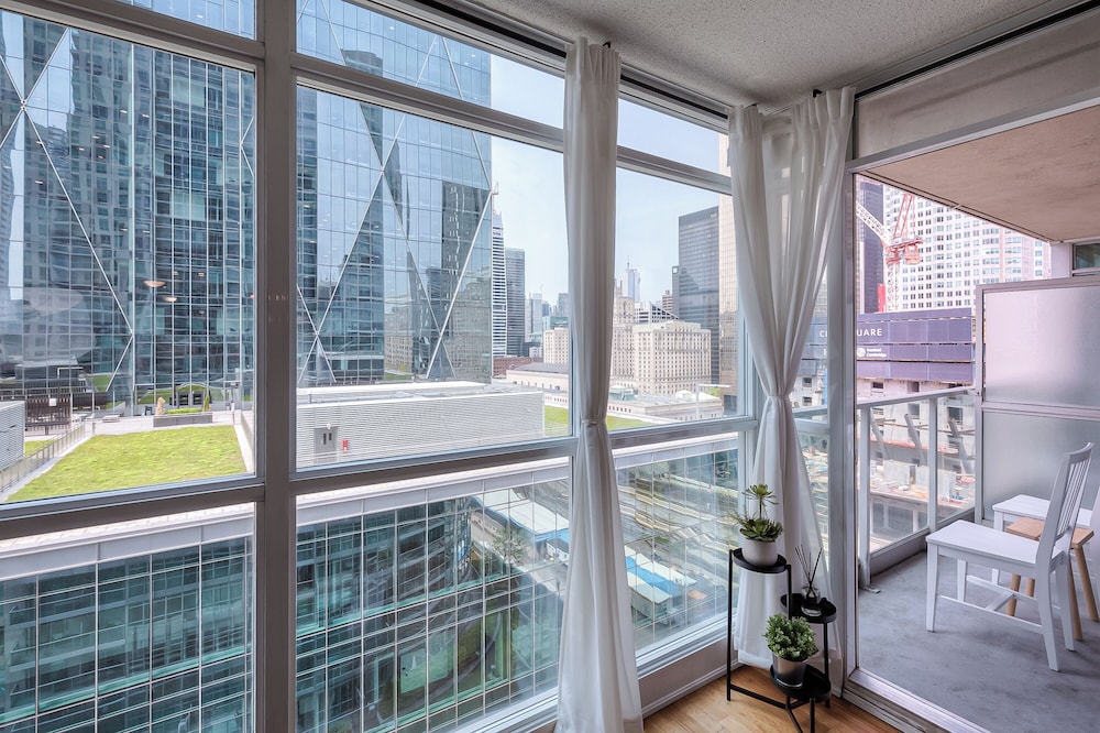 The Yonge Boutique Suites-2
