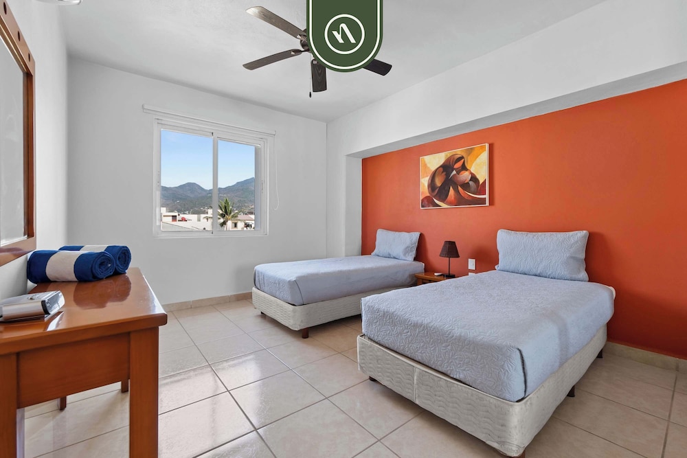Mexican 2 BR Condo in Hotel Zone - Near the Beach