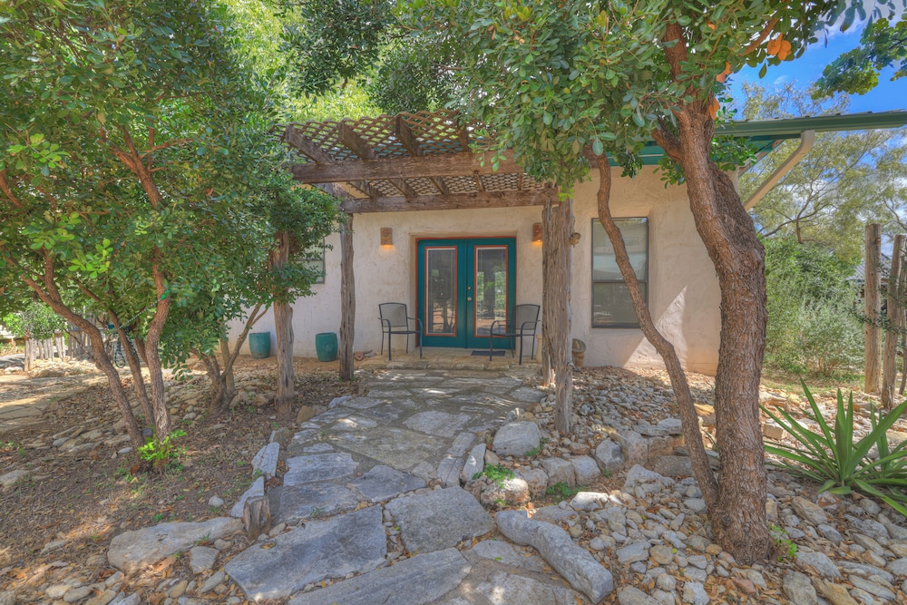 Sonora Casita Hot-tub Four Minutes to Marktplatz!