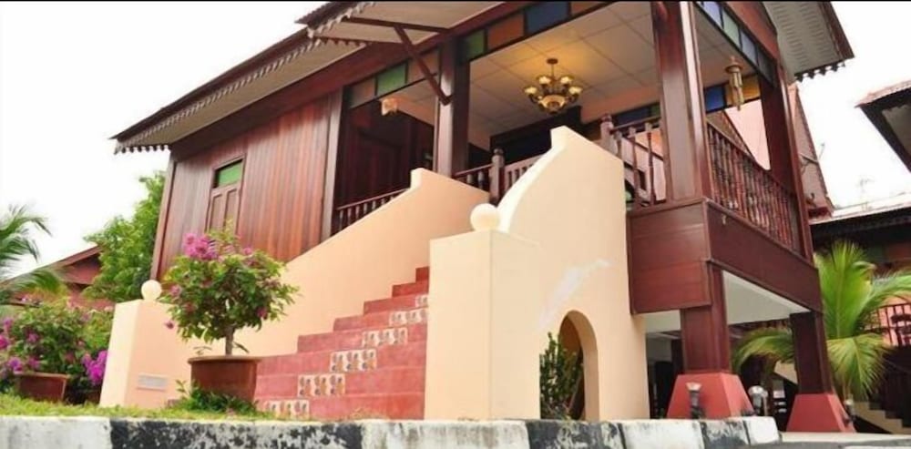 Traders Villa