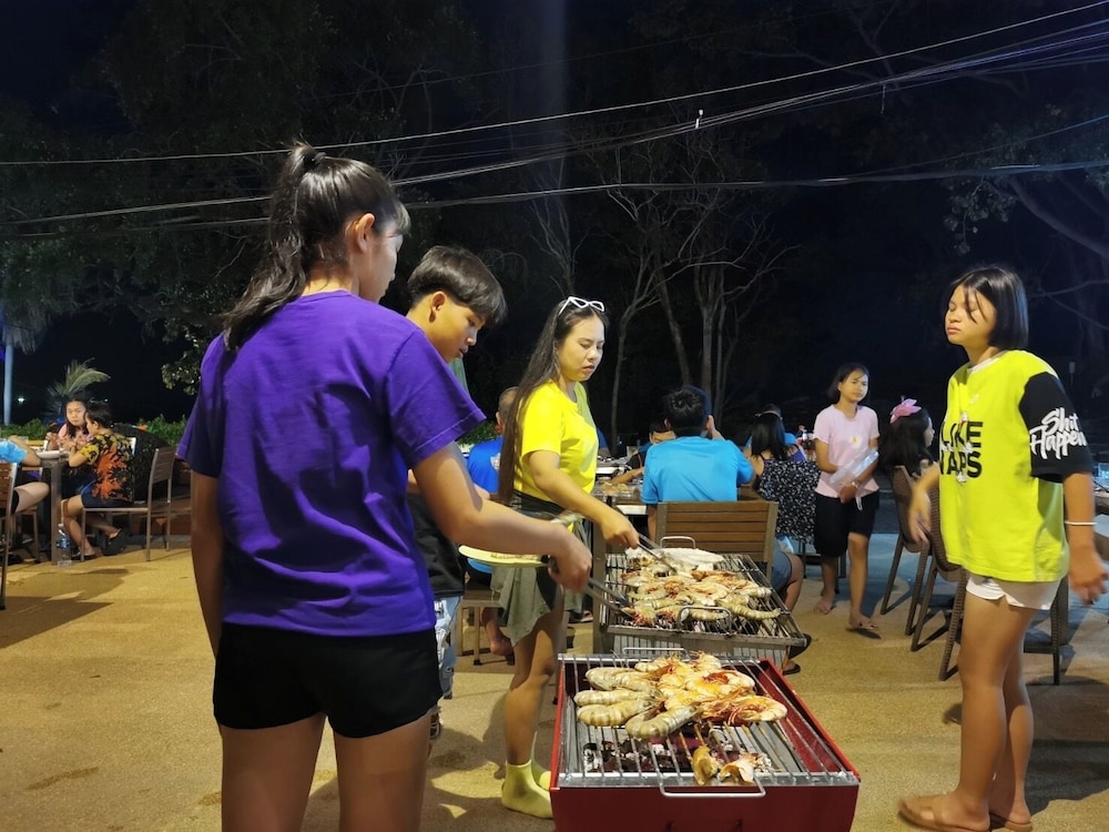 Green Bay Samed Resort