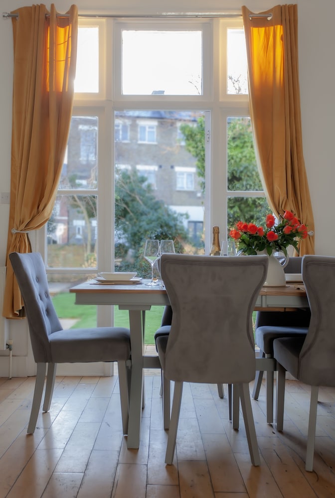 3 bed House Camberwell With Private Garden