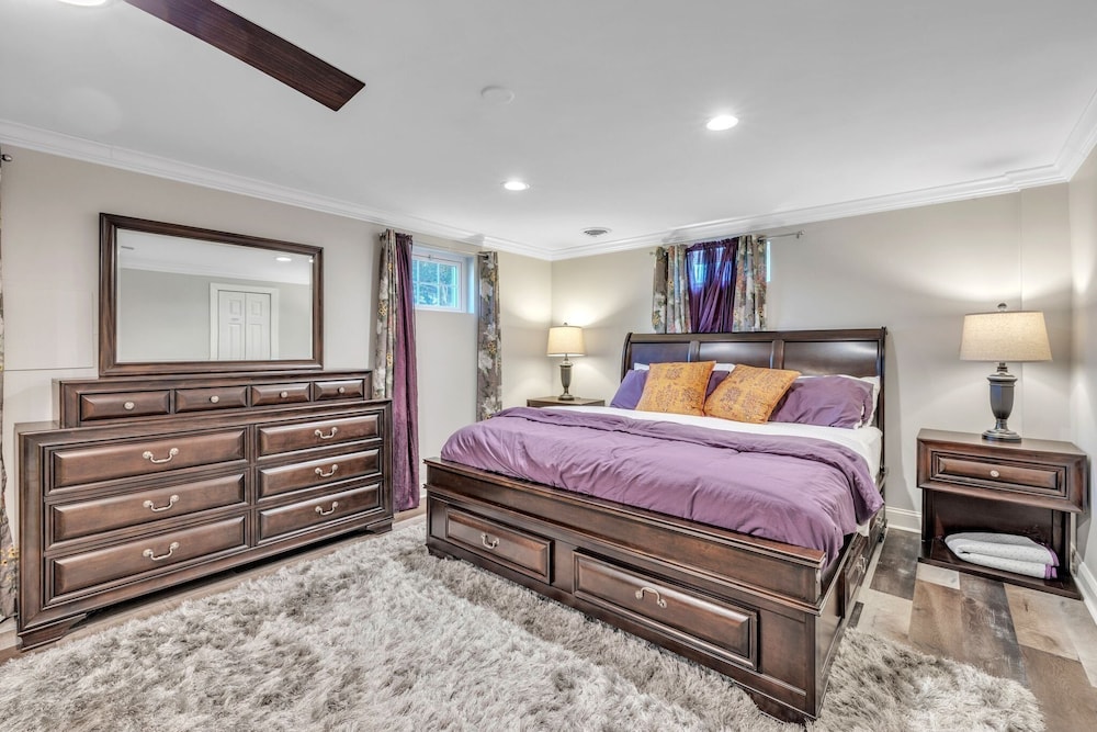 Upscale Escape Game Room & Spa-like Baths 4 Bedroom Home