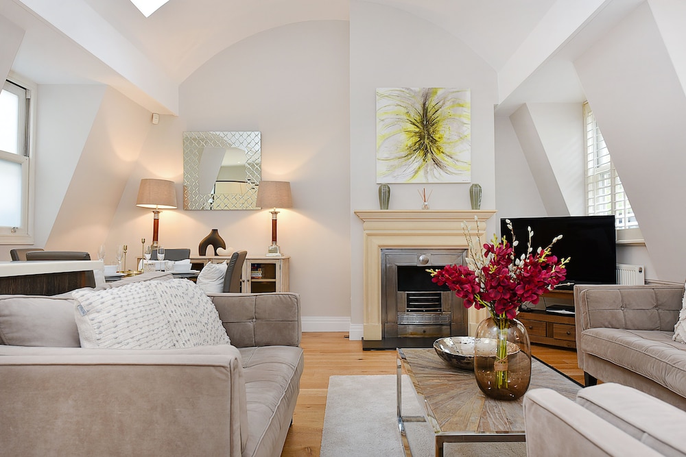 London Choice - South Kensington Mews II