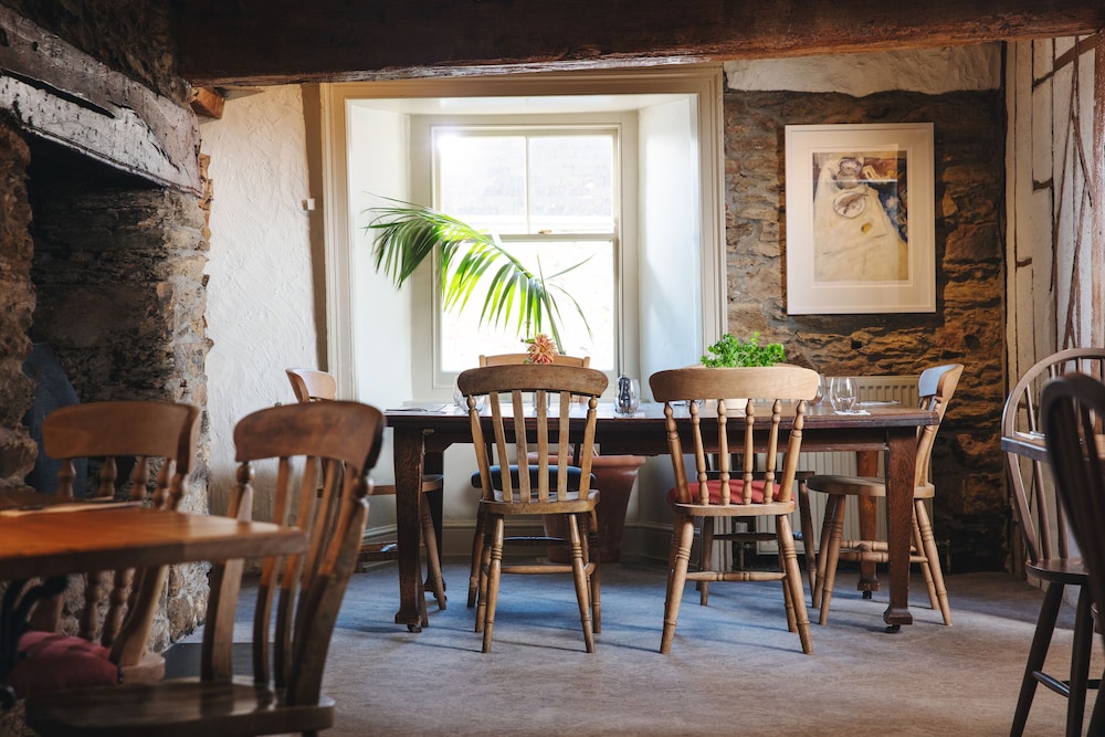 The Plume of Feathers