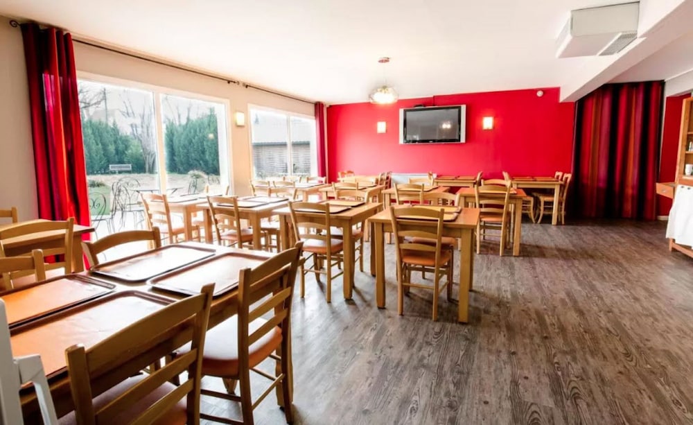 Chalon-Sur-Saone Vacations - Logis Hotel de la Thalie - Property Image 6
