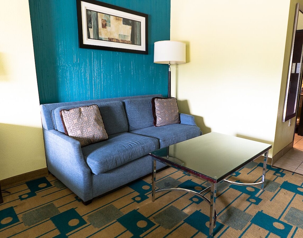 Rivers  Inn & Suites