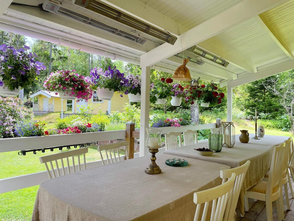 Cozy Summer Retreat in Graddo