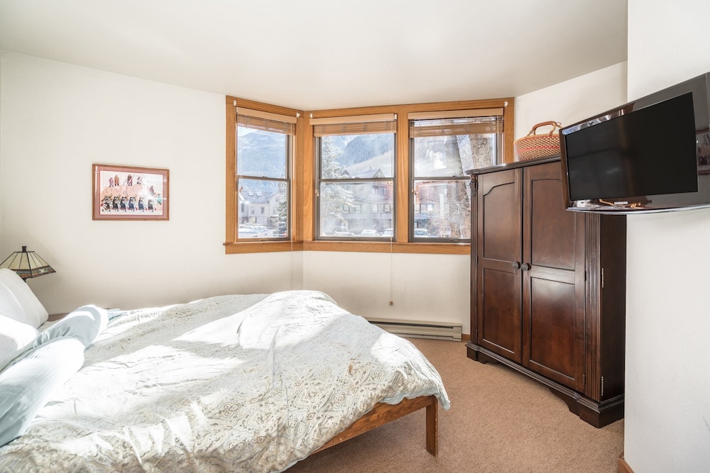 Plunge A by Avantstay Stunning Views & A Block From Lift #7 view 3