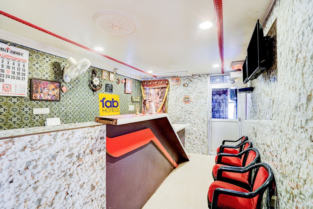 Fabhotel Triotel Inn