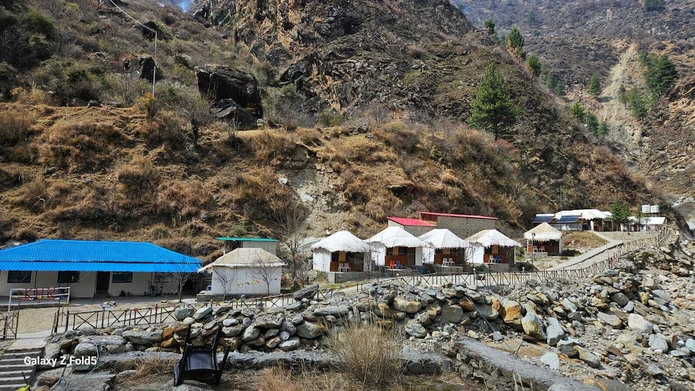 Kasol Heights A Leisure Resort