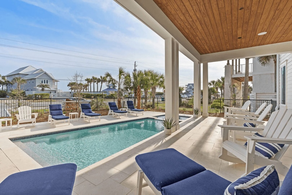 30A Beach Getaway by Avantstay Gulf Views + Pool Golf Cart + Bonfires