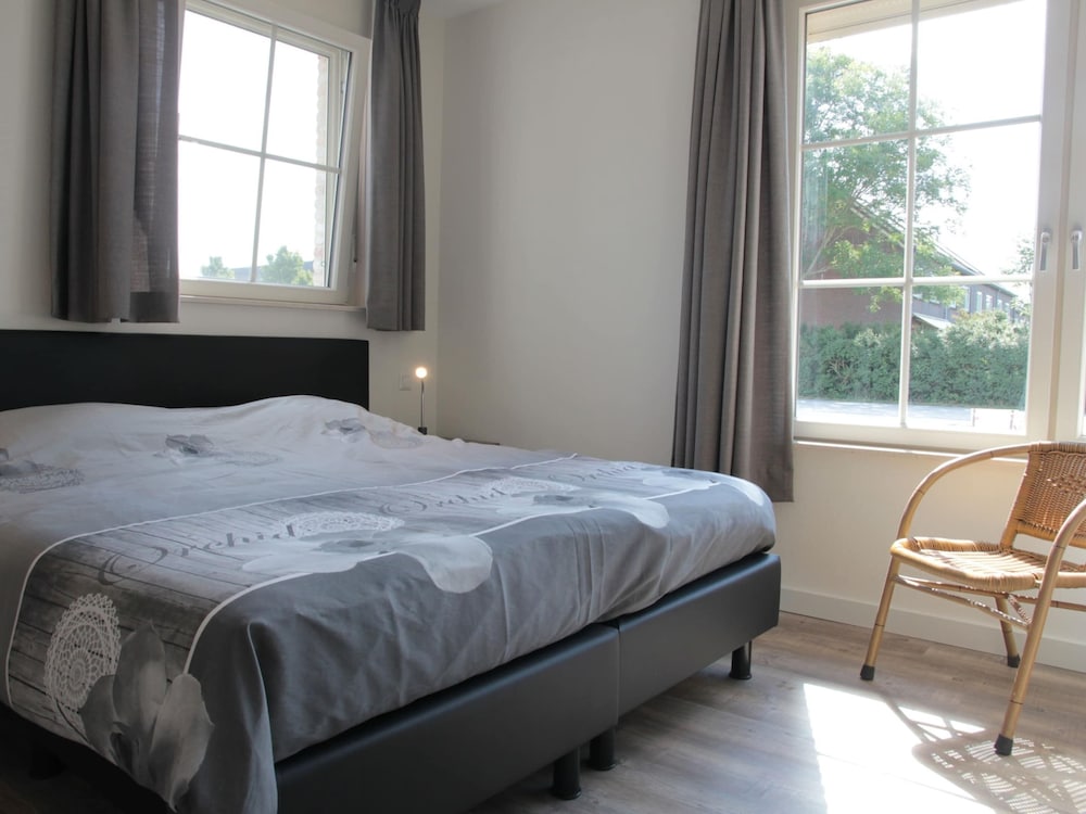 Beautiful Villa Near the Beach of Cadzand view 3