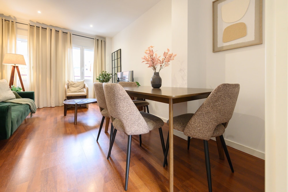 M Mal71a Moderno Piso de 2 Dormitorios con Terra