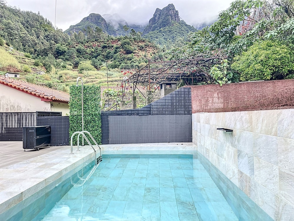 Avo Maria House 2 by Atlantic Holiday