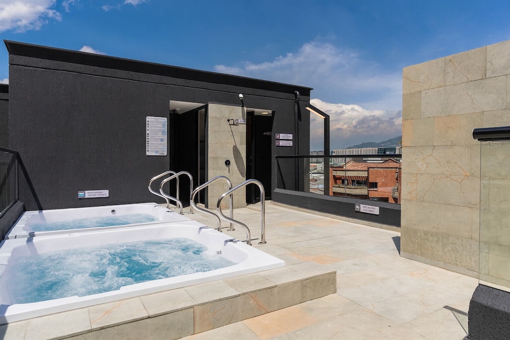 Metropolitan Living by HOUSY