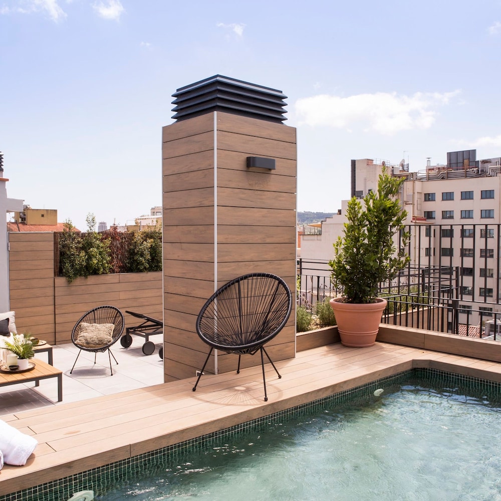 The Roger Terrace 2BR With Pool gym in Barcelona