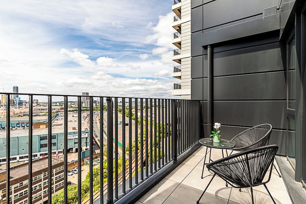 Contemporary Two Bedroom Apartment