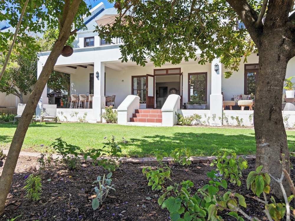 Winelands Golf Lodges at De Zalze