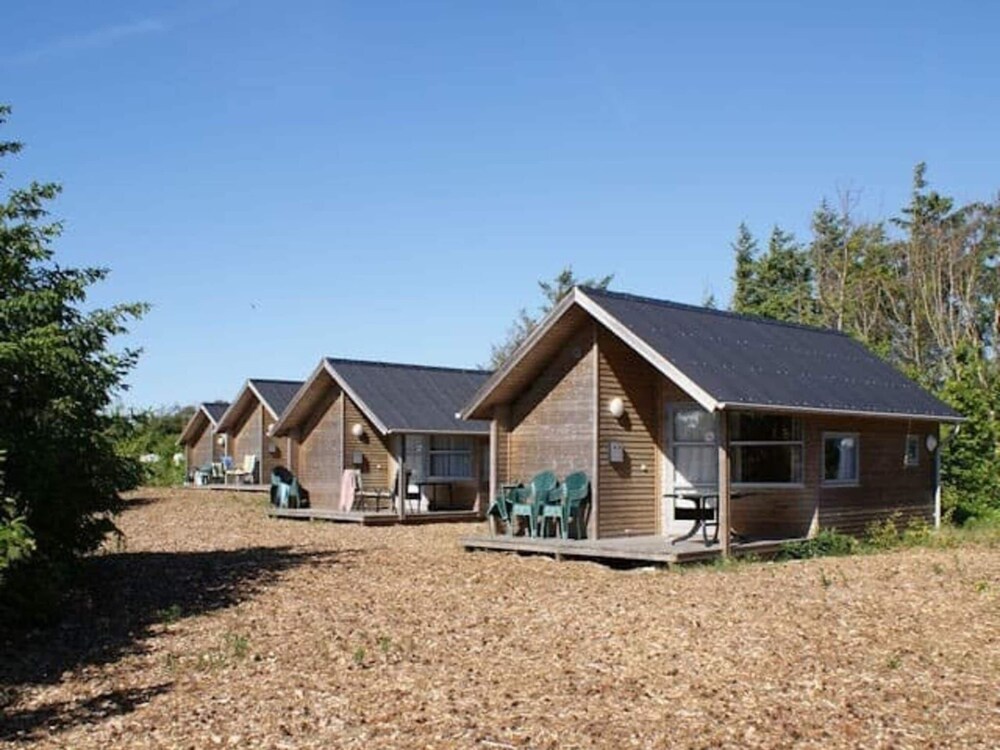 Cabin in Camping Resort-shared Bathroom