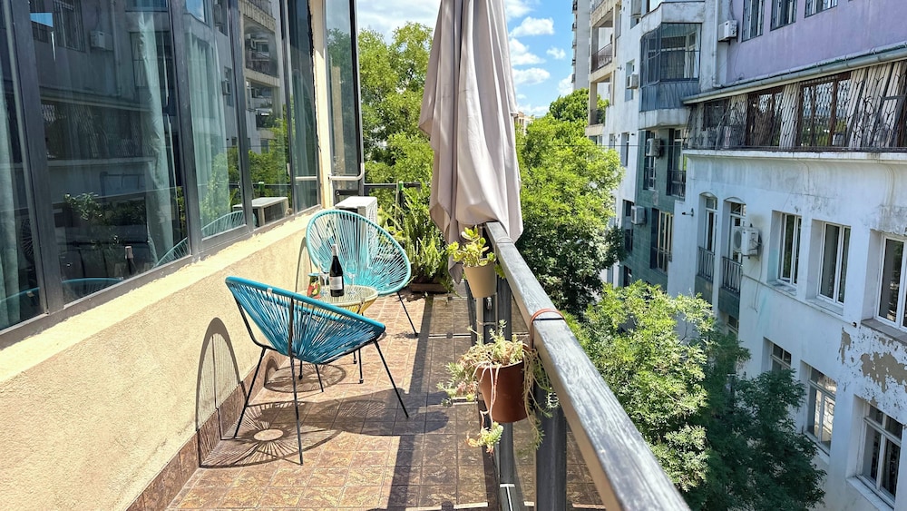 Cloudy Tbilisi Apartment