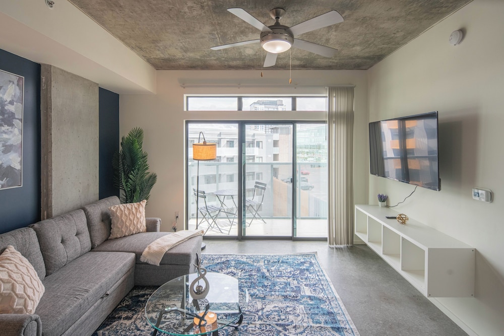ROVE LIVING/KL - Roosevelt Point