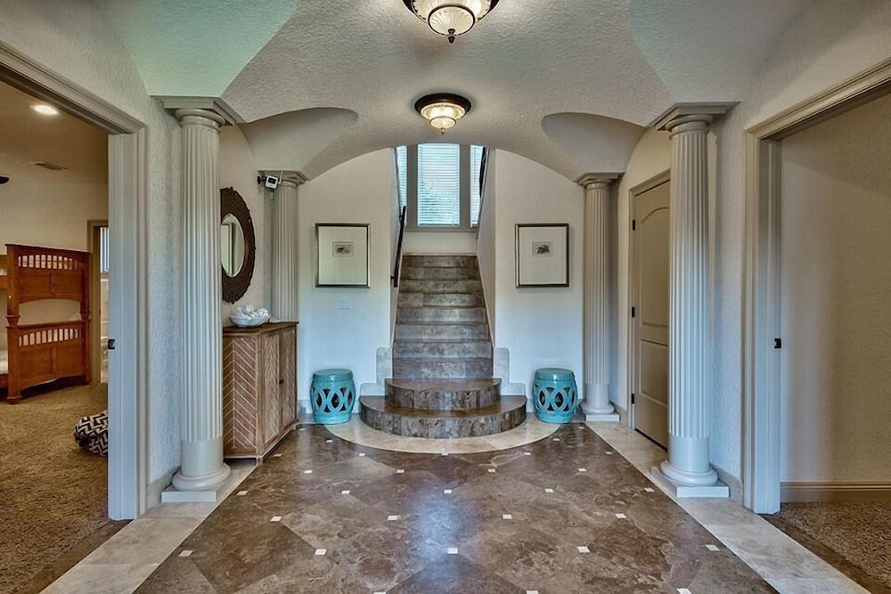 Casa de Palms 5 Bedroom Holiday Home by Five Star Properties