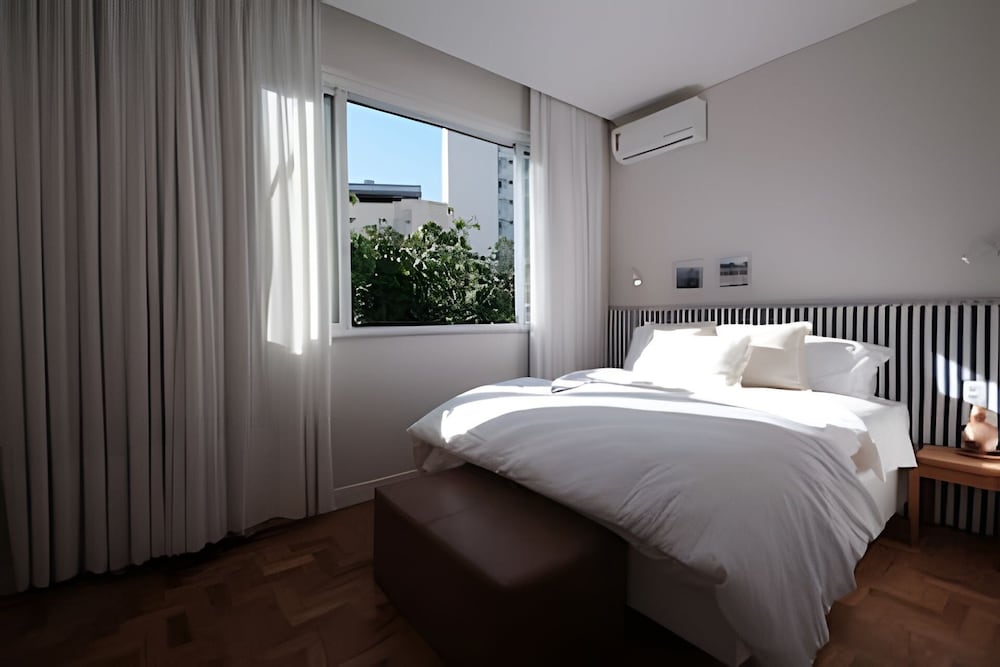 Leblon | Recém reformado, 2 quartos, 5 min da Praia – por Casapē Rio