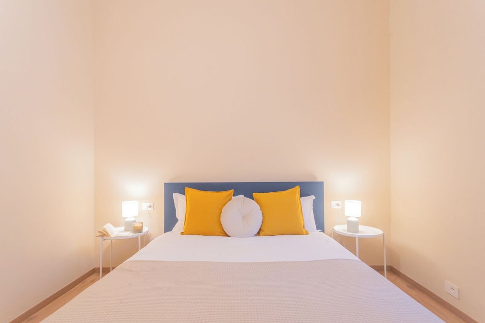 Simar Apartments nearby Como S.G. Train Station by Rent all Como