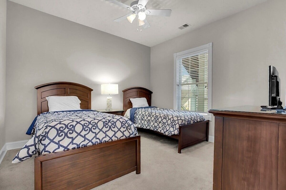 Magnolia Pointe Luster Leaf 4890-301 3 Bedroom Condo