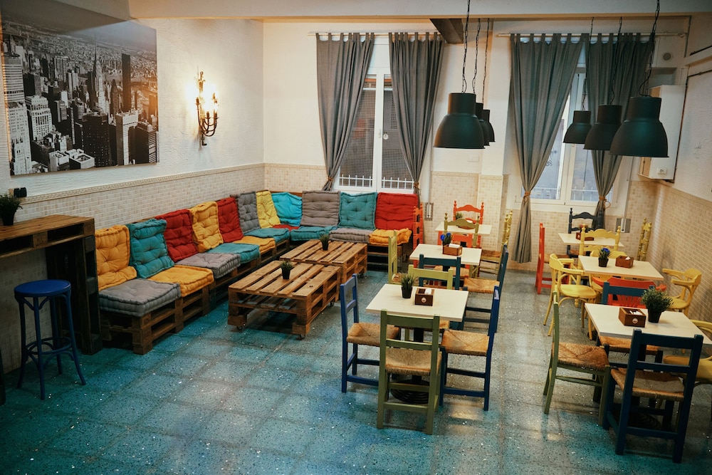 LOFT HOSTAL Group 29