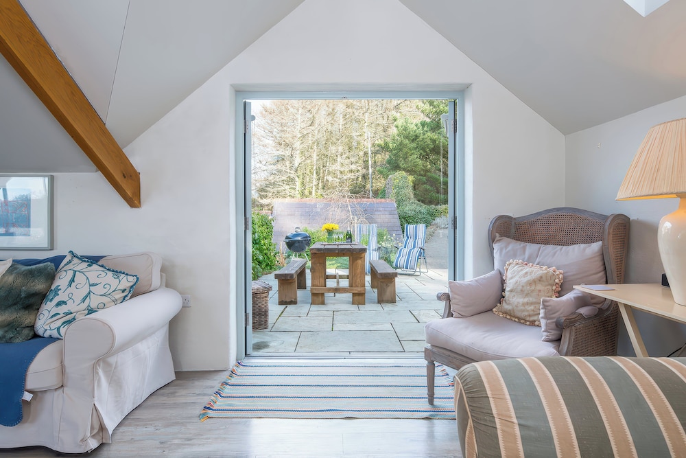 Leeward Cottage view 4