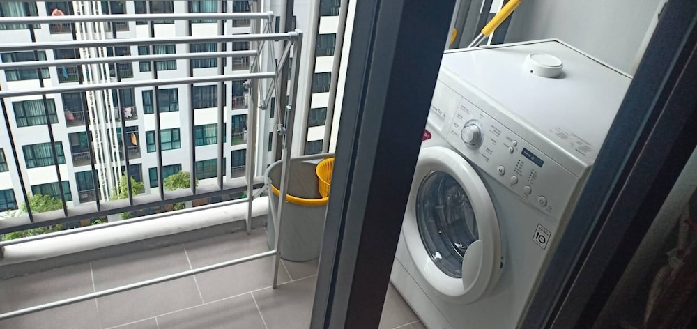The Base Central Pattaya - 1 bdr Condo With Pool