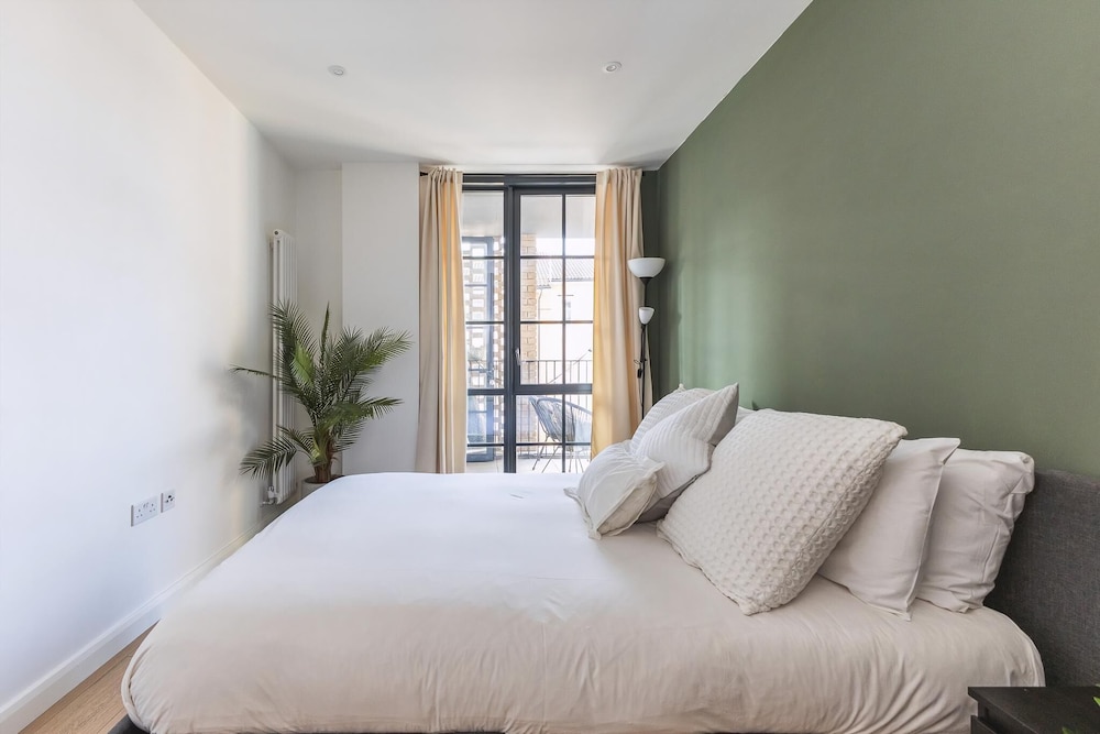 Stylish Hackney Wick Apartment With Terrace