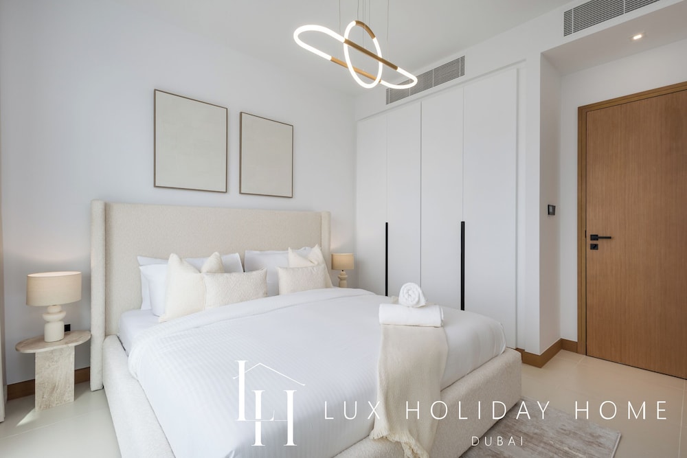 LUX The Vida Marina Residence