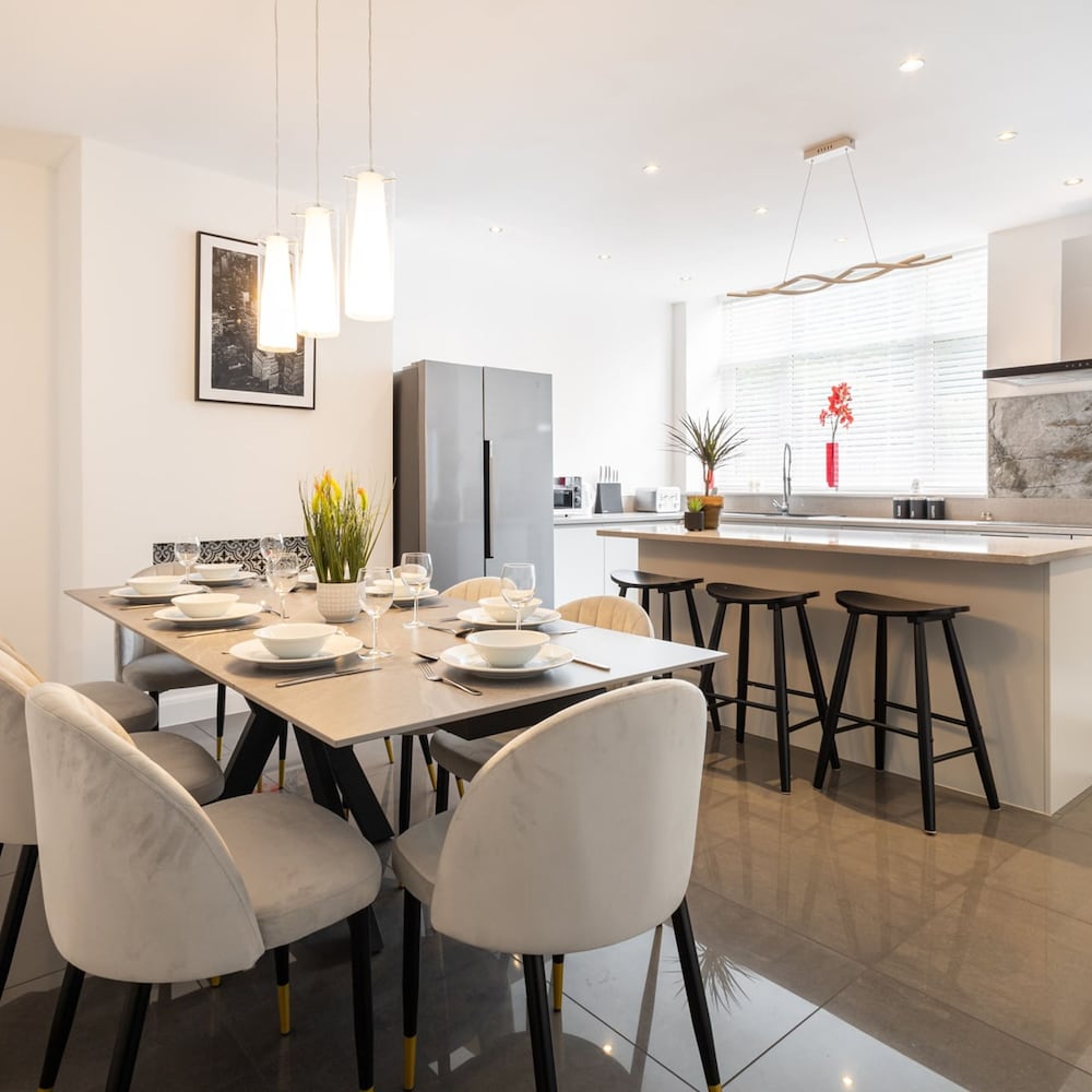 Host Stay The Westbourne Grande