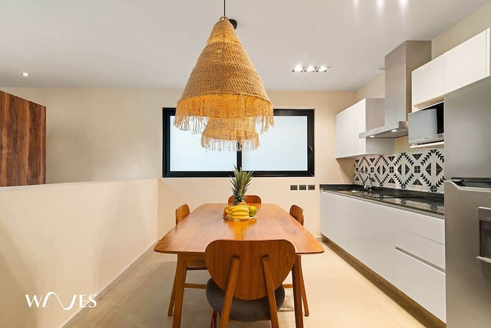 Ocean Breeze Loft Steps Away From Hotel Zone