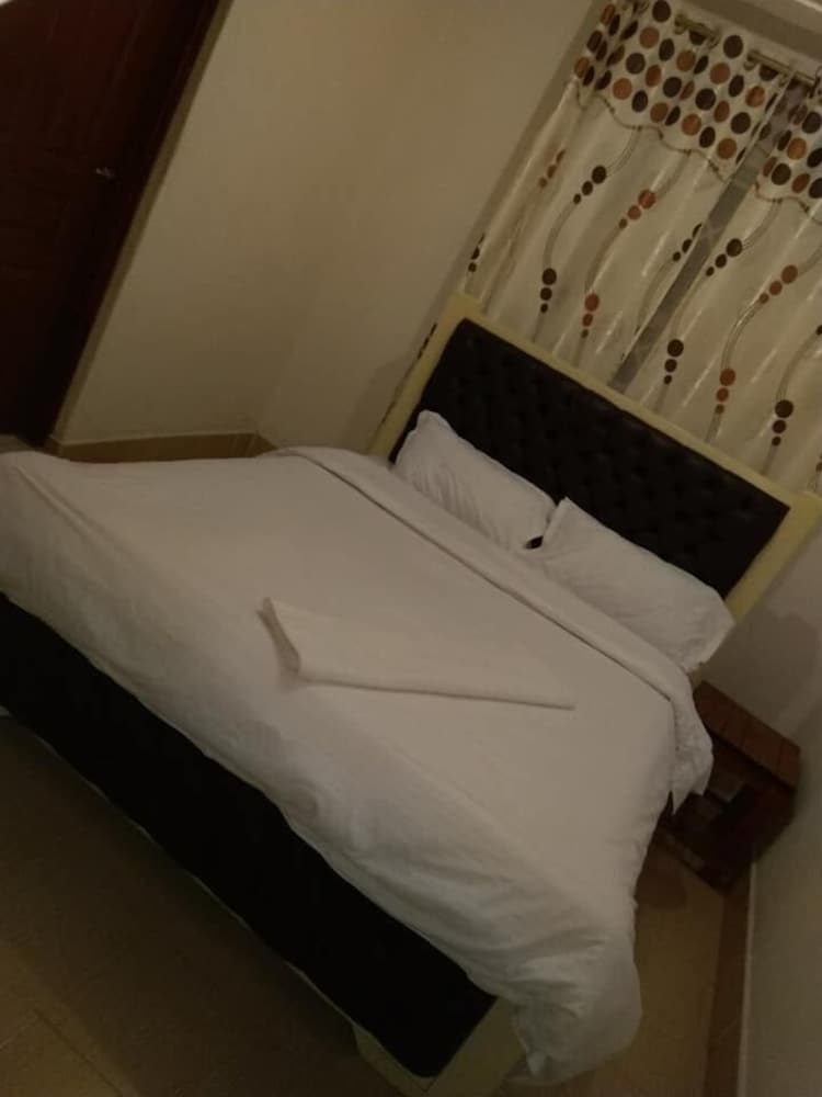 Lux Suites Mara Holiday Homes view 5